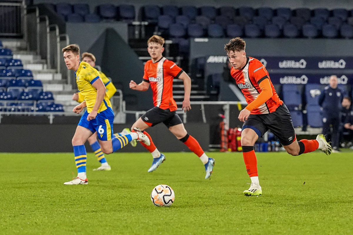 St Ives Town FC tweet media