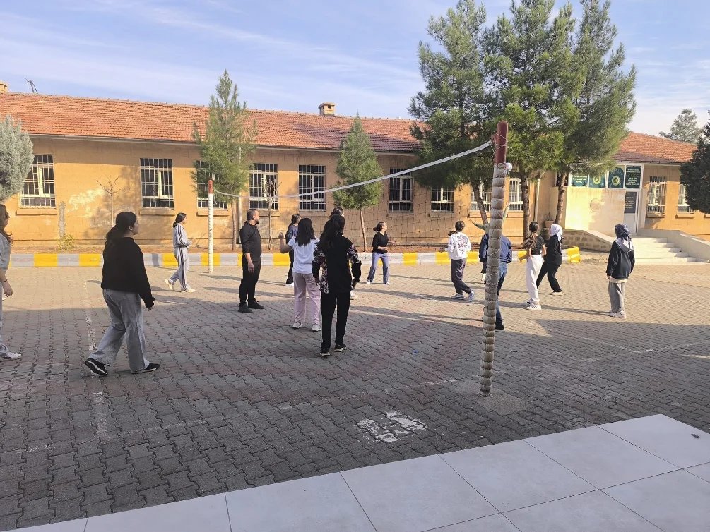 KihoNf's tweet photo. 📍1. KAMP PROGRAMI ETKİNLİĞİMİZ🎯
Kasım ayı ara tatil kamp programını moral ve motivasyon etkinliği çerçevesinde öğrencilerimizle kahvaltı ve sevdikleri oyunları oynayarak sonlandırdık. Emeği geçen herkese teşekkür ederiz.
@mardinilmem
@midyatilcemem 
@abdurrahimdmr47 https://t.co/V7HFDy4PGg