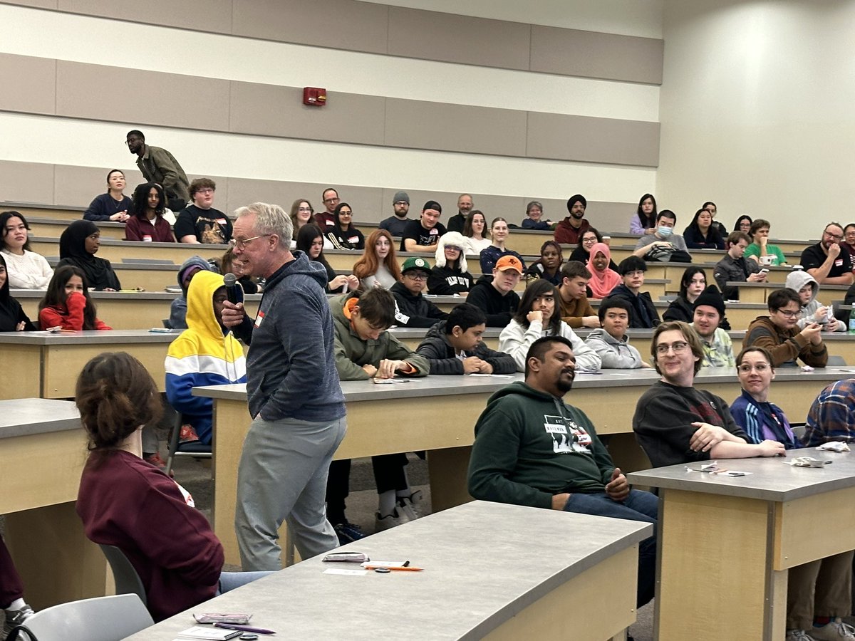 CKuziemsky's tweet image. Great to see so many junior high students on campus @MacEwanU for #MathJAM