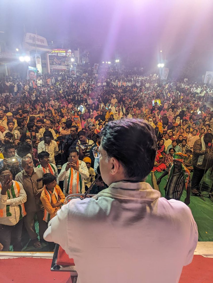 SachinPilot's tweet photo. हर वर्ग को अधिकार और सम्मान,
कांग्रेस के लिए सर्वोपरि
महाराष्ट्र का स्वाभिमान…

जालना विधानसभा से प्रत्याशी @KailashGoranty1 जी के समर्थन में चुनाव प्रचार किया।

📍महाराष्ट्र
 
@kcvenugopalmp @chennithala 
@NANA_PATOLE @INCMaharashtra 
@INCIndia https://t.co/U1vhV9d4CR