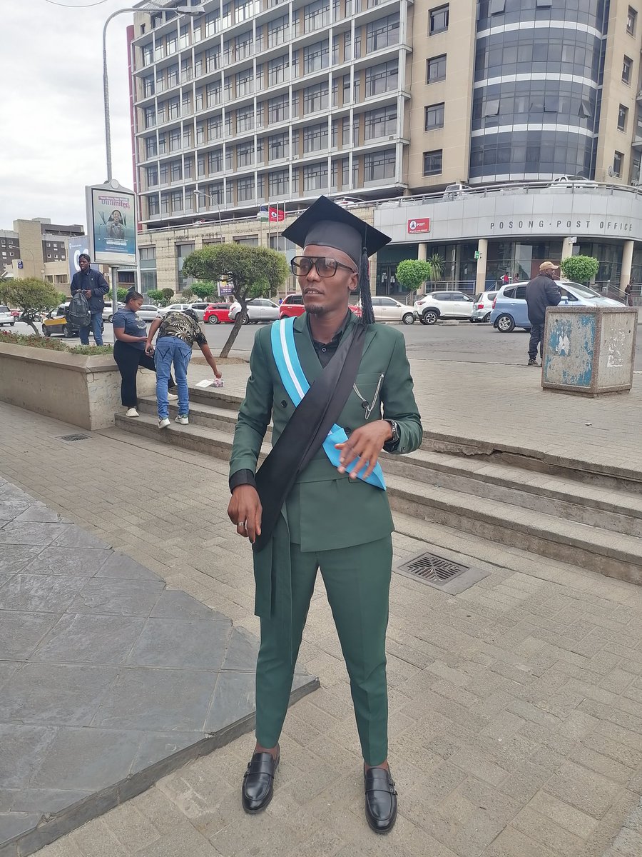 rantho_samuel's tweet photo. Dgreefied in Bachelor of Arts in Human Resource Management https://t.co/rywrY4UsC4