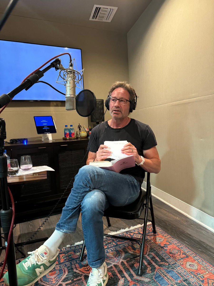 Gillian Anderson tweet media