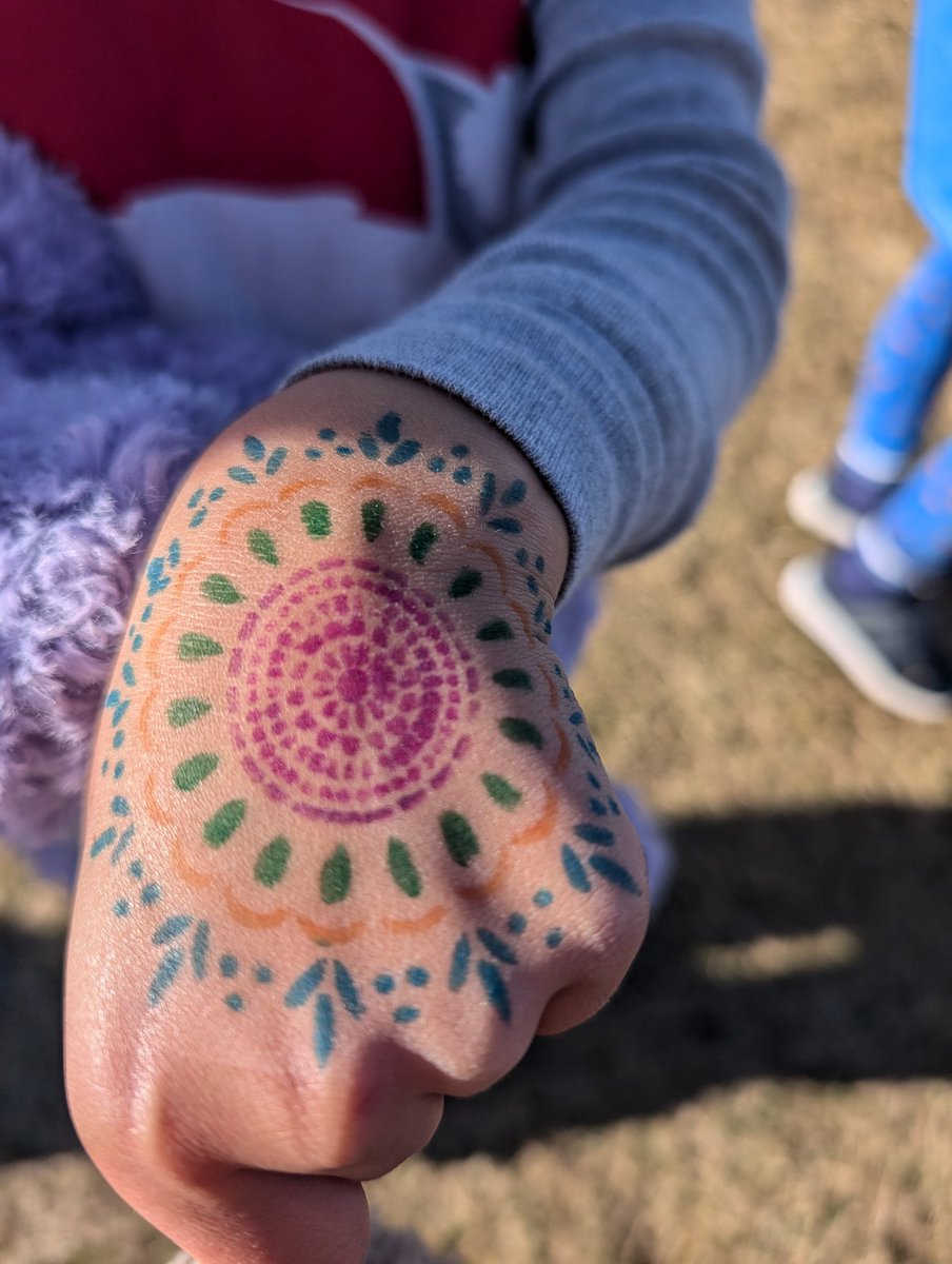 Erin Little tweet media