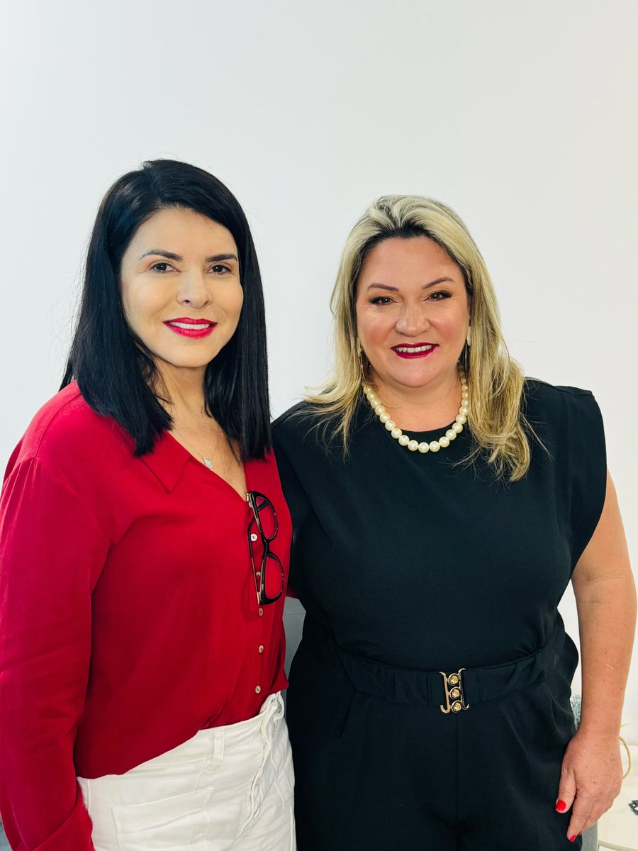 Hoje no PodMara, Carla Pontes, corretora e empreendedora com mais de 12 anos no mercado imobiliário do Grande ABC Paulista. 

A trajetória de Carla Pontes inspira dedicação e sucesso! Não perca essa conversa maravilhosa!

Hoje, às 15h no canal do YouTube: Mara Maravilha Oficial.