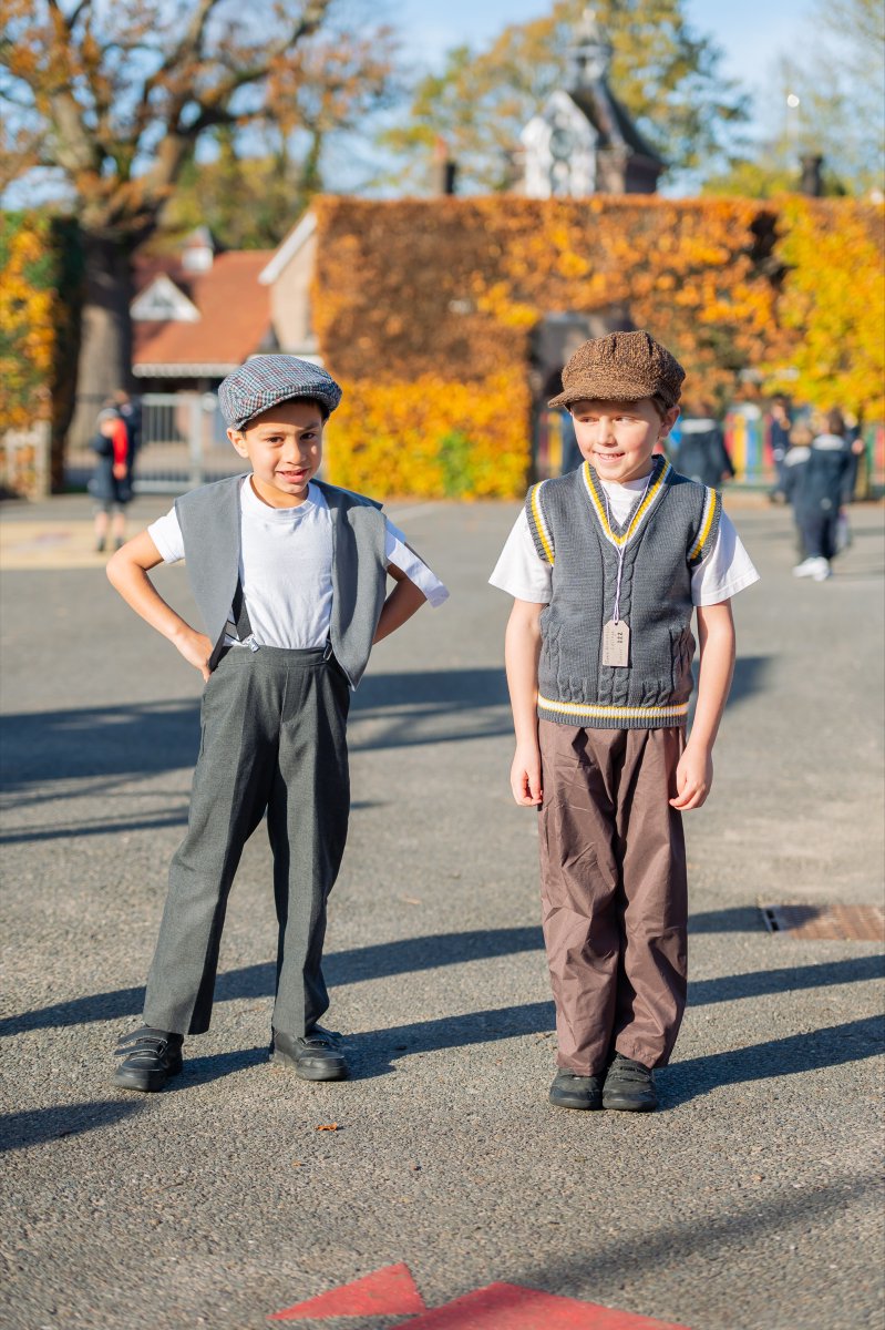 aldwickbury's tweet photo. Year 2 enjoyed their Victorian Day this week, dressed as Victorian schoolboys, they stepped back in time to experience life as it was over a century ago!

From slate writing to Victorian games, the day was a memorable adventure into the past. 🕯️

#AldwickburyLife #VictorianDay https://t.co/TvPHHrbNOx