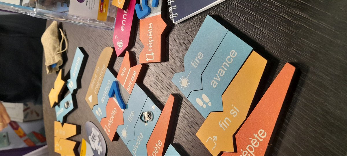 Journée à <a href="/educatechexpo/">Educatech Expo</a> : des rencontres pour parler des nouveautés et évolutions d'applis et matériels <a href="/Easytis/">Easytis</a> <a href="/mybookinou/">Bookinou</a> <a href="/Lilylearn_FR/">Lilylearn</a>  et des découvertes intéressantes <a href="/CodeEnBois/">Code en Bois</a> <a href="/short_edition/">Short Édition</a>