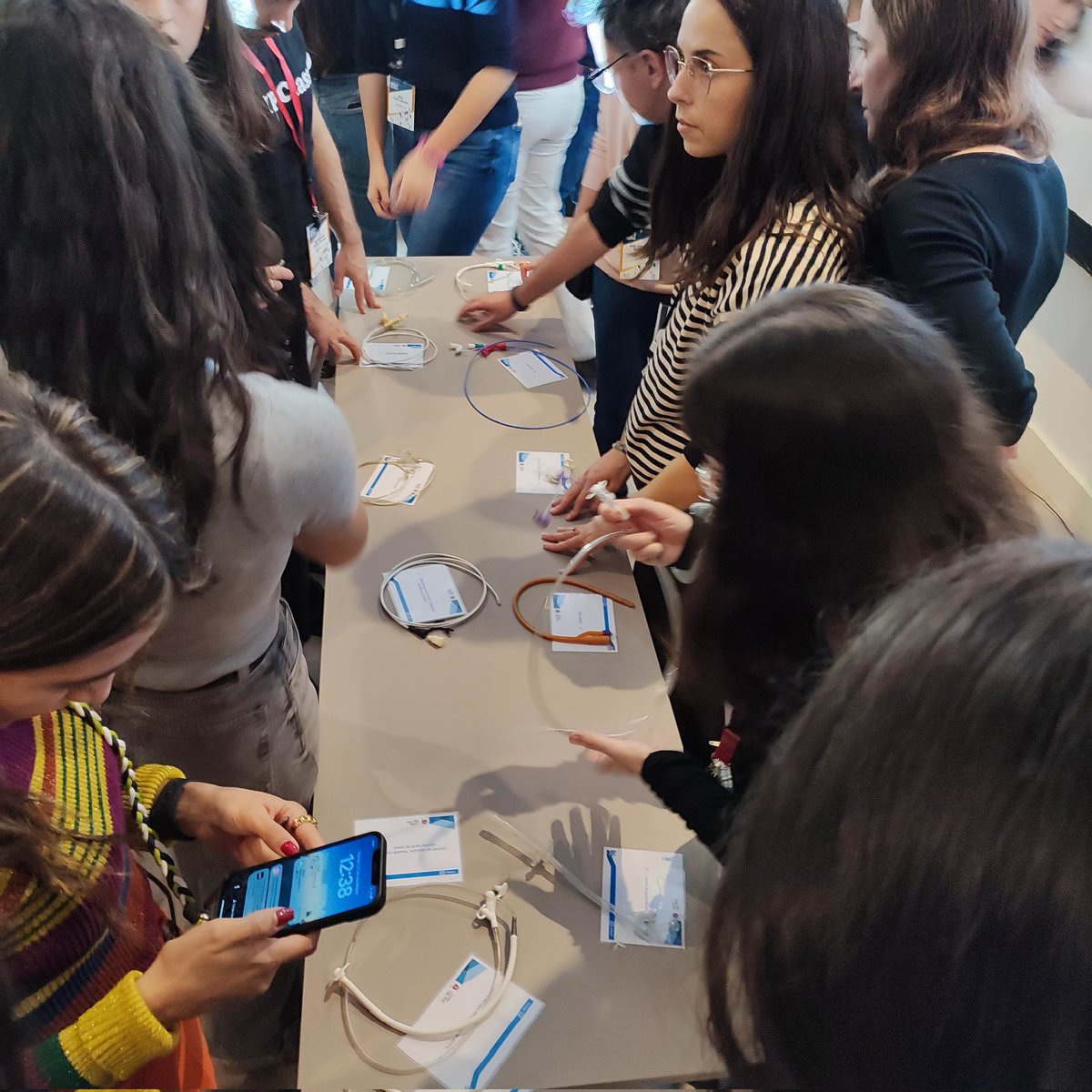 Taller de nutrición enteral de curso MIR <a href="/NutriSeen/">NutriSEEN</a> <a href="/sociedadSEEN/">Sociedad SEEN</a> 

- Indicaciones
- Dispositivos y sondas
- Administración
- Complicaciones

¿Te ha quedado claro? ¡Eso esperamos!😀😀

Tienes toda la teoría en #ManualSEEN