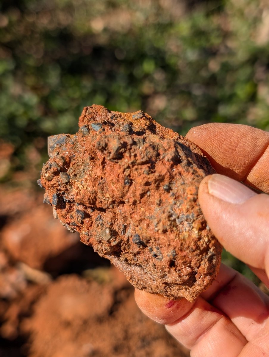 Larkin_DC's tweet photo. Believe it or not, this is exactly what I'm looking for today. Brookite. https://t.co/PIBm2oZEXA