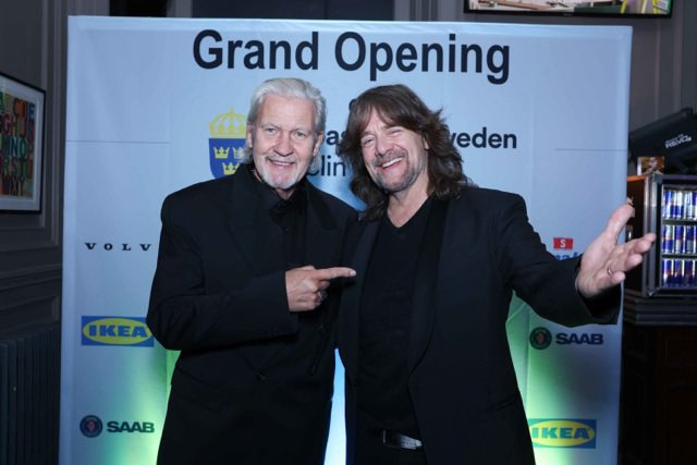 SWEambIE's tweet photo. Honoured to receive letter from @PresidentIRL Higgins and performance by Johnny Logan and Robert Wells at the Grand Opening of the #NewSwedishEmbassy in Ireland. 

Followed by After Party with ABBA Sensations! 🕺

Go raibh maith agat! ☘️

#SwedeninIreland #WelcomeSweden 
🇸🇪🤝🇮🇪 https://t.co/VO6pKzTIz8