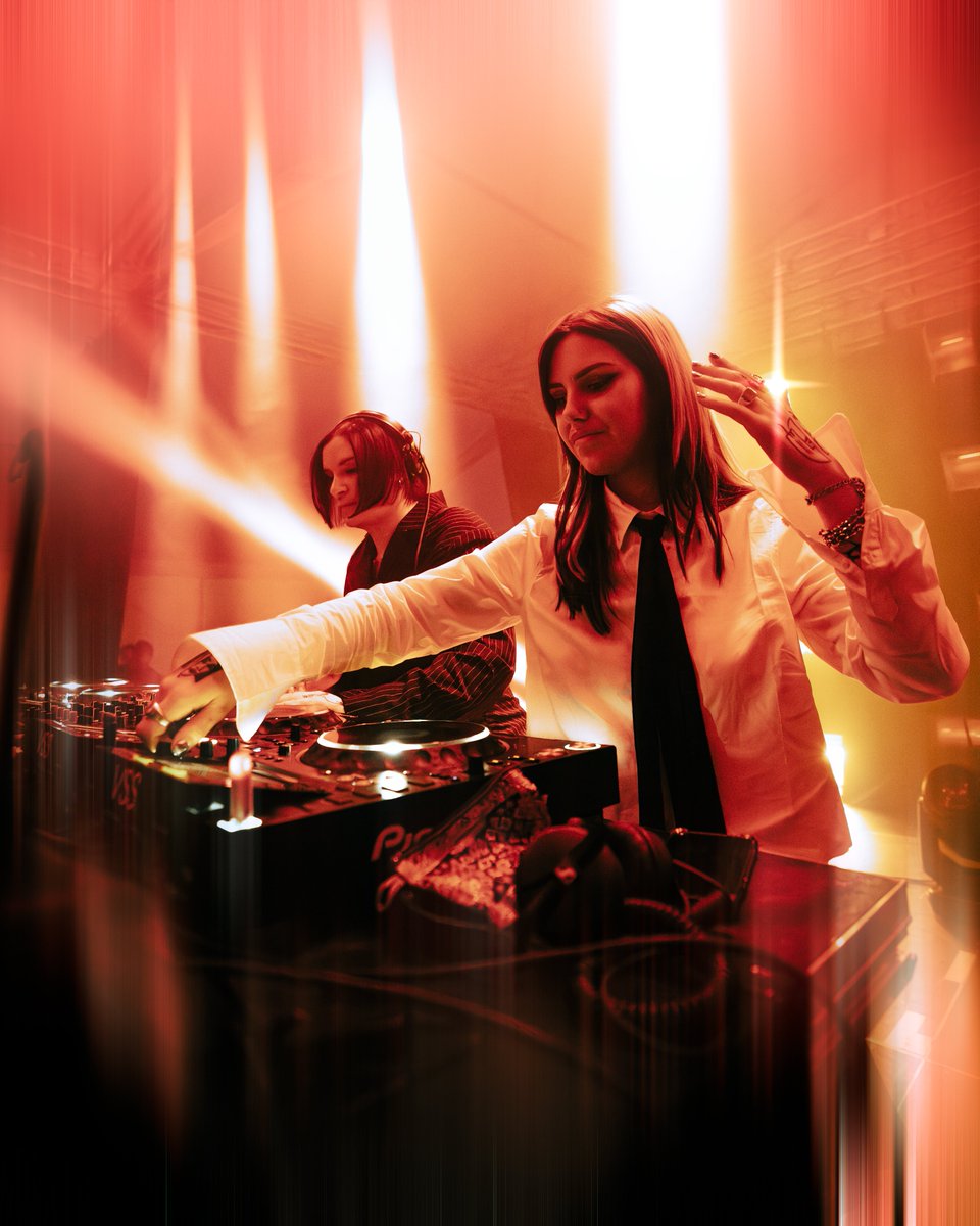 ASSEofficiel's tweet image. Sainté bouillonne aussi ce week-end ! 🎶

Le @PositiveEducati accueille jusqu'à dimanche près de 15 000 festivaliers au Parc Expo. 🥳

🏳️ Un événement soutenu par Steph' 💚

ℹ️ asse.fr/bfd1d8