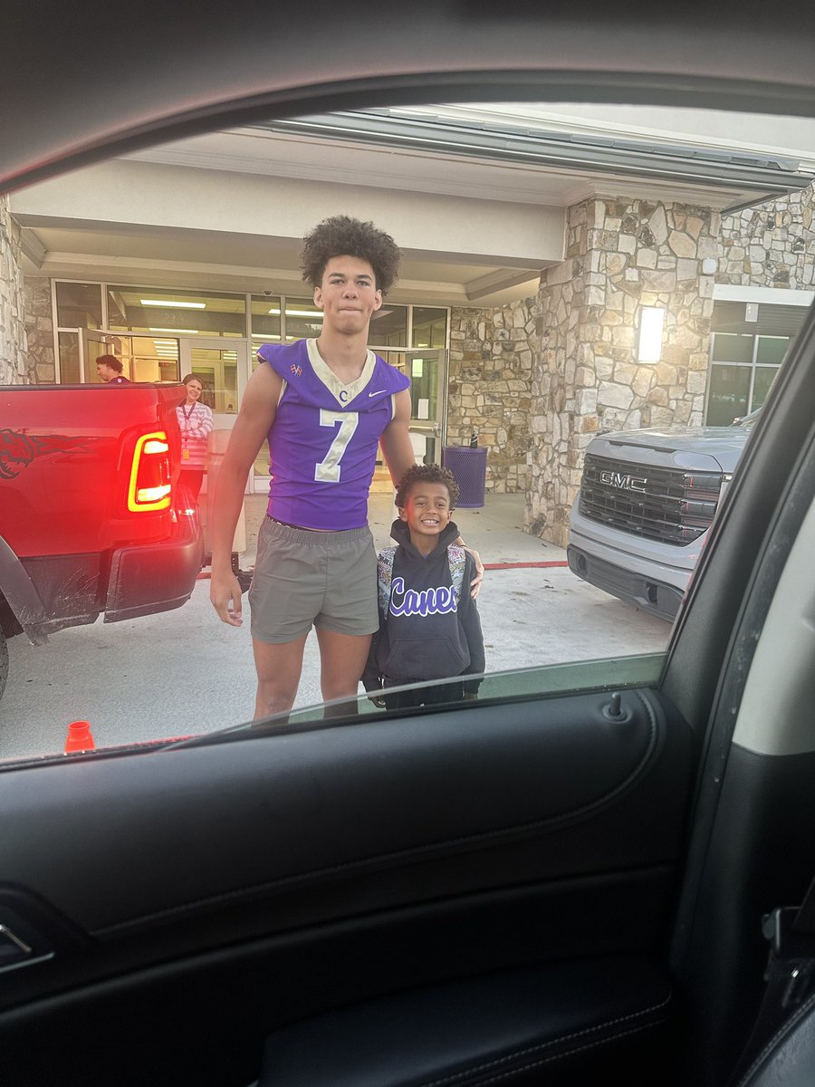 Jordyn (byrd) woods 3⭐️db 2025 (@jw7_2025) on Twitter photo Had a great time serving my community this morning opening doors and greeting the primary students to ensure a great day of school! <a href="/CHSHurricaneFB/">CartersvilleFootball</a> Had a great time serving my community this morning opening doors and greeting the primary students to ensure a great day of school! <a href="/CHSHurricaneFB/">CartersvilleFootball</a>