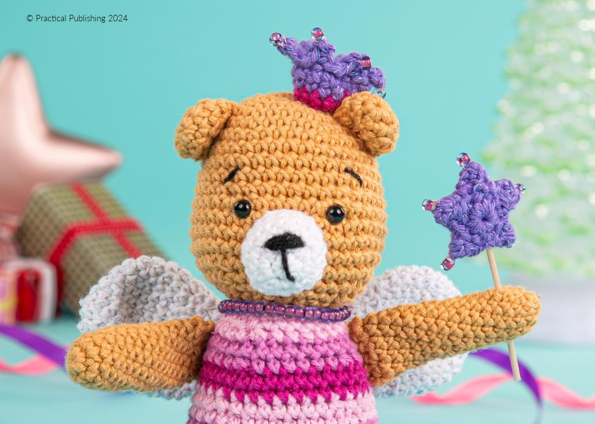 KCACOUK's tweet photo. ✨Say hello to Sugarplum Beary! This festive fairy bear is here to sprinkle holiday magic on your crochet hook. Available now in @crochetnow issue 114! 🎄🐻  

📖 Read more about on the blog: https://t.co/5yuA3kWWTE

#CrochetNow #CrochetMagic #ChristmasCrochet #CrochetPattern https://t.co/roQJhRBrGI