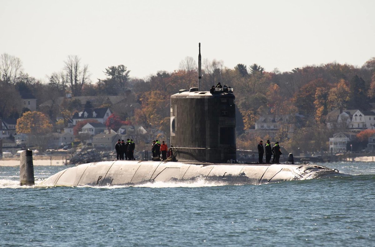 WarshipCam's tweet photo. HMCS Windsor (SSK 877) Victoria-class diesel-electric submarine coming into Groton, Connecticut - November 13, 2024 #hmcswindsor #ssk877

SRC: FB- Submarine Readiness Squadron 32 https://t.co/4FmwttUrGU