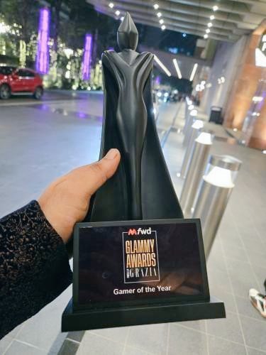 sc0utOP won gamer of the year award