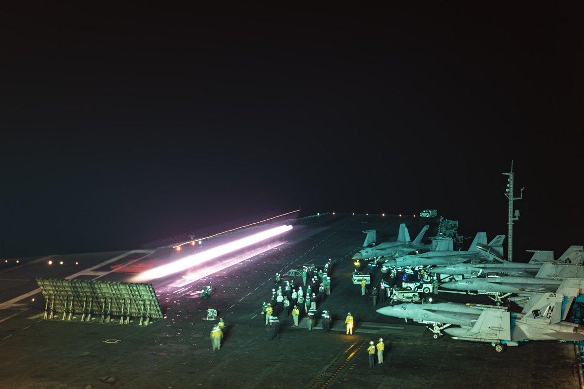 CVN_72's tweet photo. Sailors and Marines launch aircraft from #USSAbrahamLincoln in support of operations against Iran-backed Houthis in the @CENTCOM area of responsibility. 

#ShallNotPerish #LincolnNation #CVN72 #CSG3 #CVW9 #NavalAviation #MarineCorpsAviation https://t.co/tOTE8wtpEn