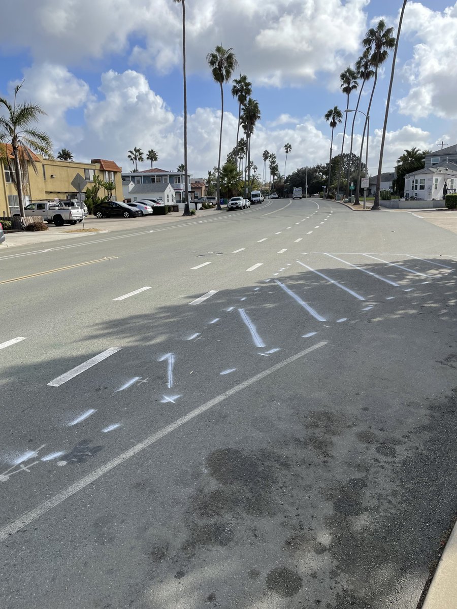 NickyHolden's tweet image. Bad accidents happen near an intersection in my neighborhood, so early last year I wrote to the city. I got connected with an engineer and sent a proposed change to the intersection.
It's happening! These lines went down yesterday. 9 pylons coming soon! 🙌