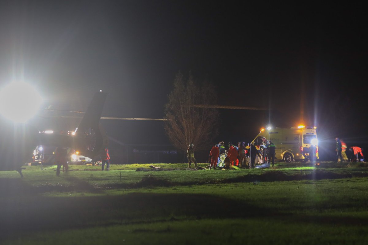 Bestuurder ernstig gewond bij auto te water in Nijega