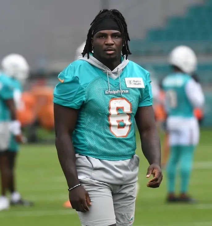 WrestleOps's tweet photo. Former Miami Dolphins’ Trill Williams has officially signed with WWE. https://t.co/gQk1gCfqYk