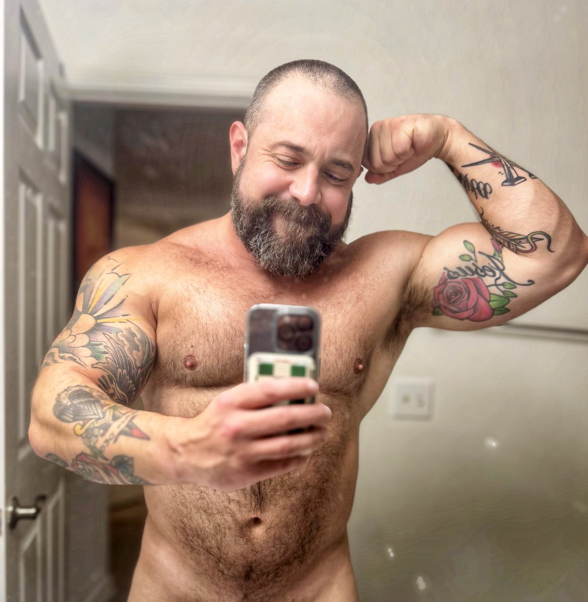 Two Bears 1 Cam tweet media