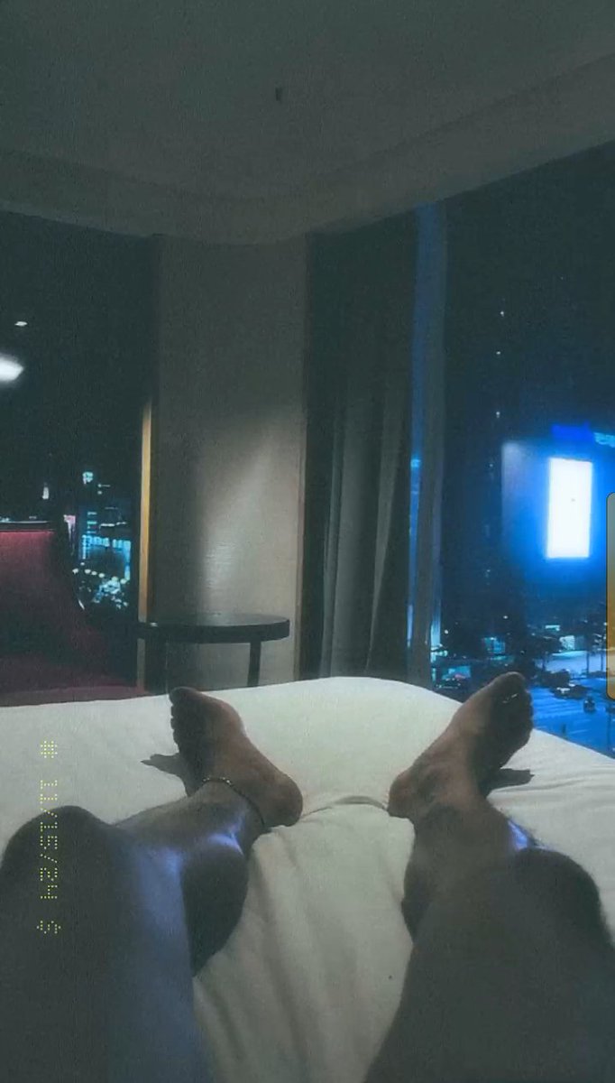 ayuxmz's tweet photo. Peaceful night Zzzzzzzz..
#asthetic #FitnessFreak #viral #Seductivefriday https://t.co/MmjelhIpgs