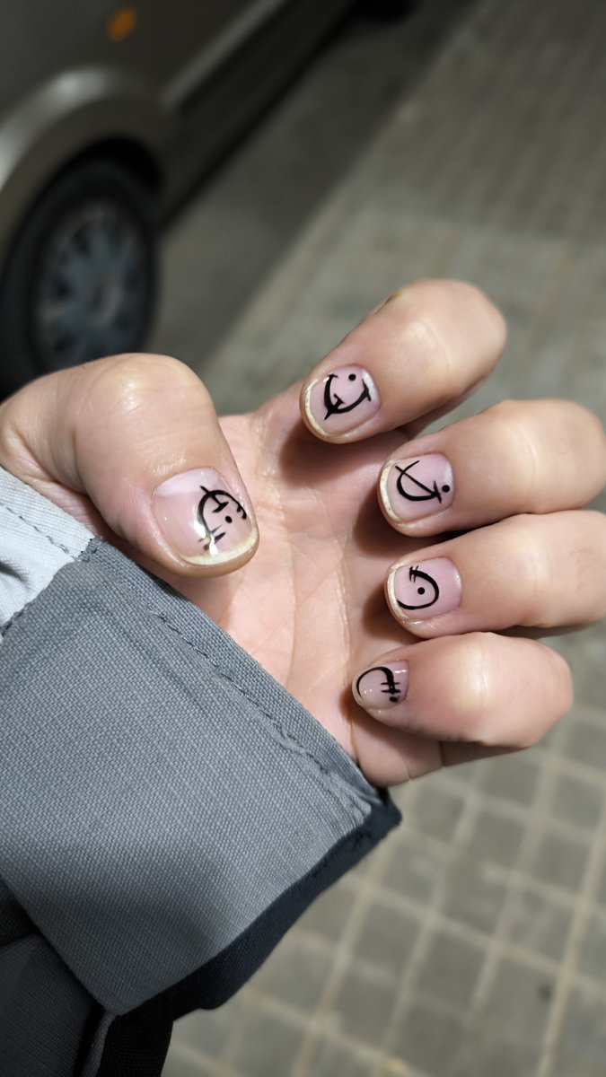 Kalde89's tweet photo. Poco se habla de mi manicura... https://t.co/B1gyaz4QRt