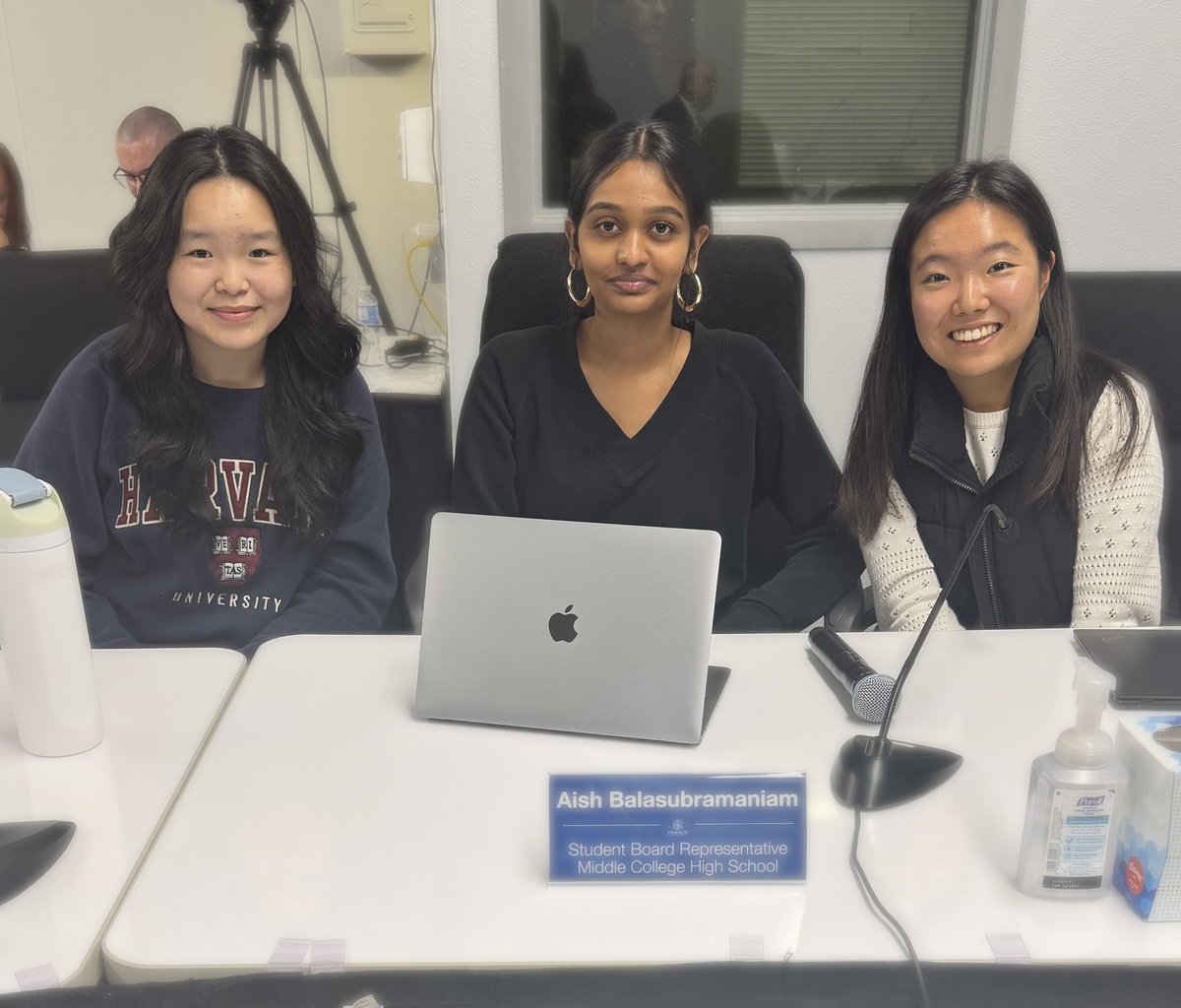 We are proud to introduce our 2024 Student Board Representatives:

Samantha Fan (Paly)
Yoonseo Lee (Gunn)
Aishwarya Balasubramaniam (Middle College)

These amazing student leaders are gaining hands-on experience. Student voice matters! 🗣️

#PAUSD #PAUSDPromise