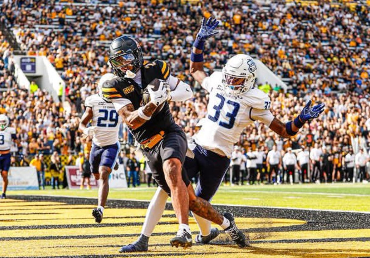 Blessed to receive my 10th offer from App St!! ⚫️🟡 <a href="/CoachE98/">Eric McDaniel</a>