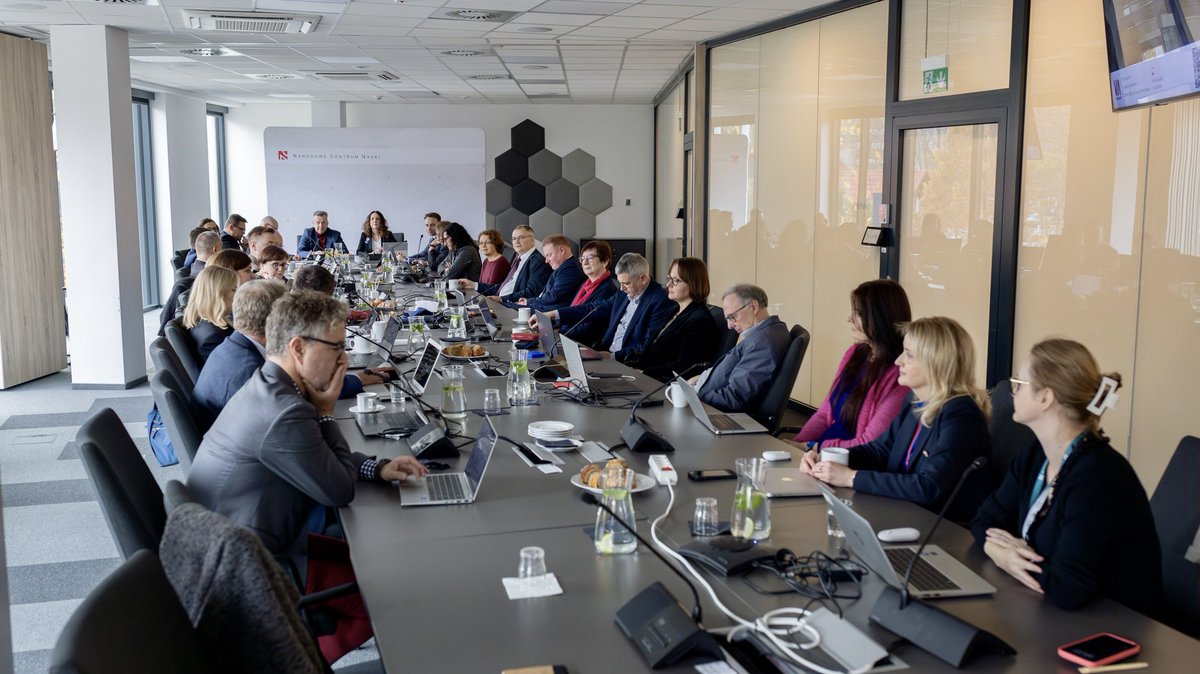 Narodowe Centrum Nauki (@ncn_pl) on Twitter photo – NCN jest bardzo ważną instytucją, jeżeli chodzi o polską naukę. Będziemy starali się, żeby środki finansowe na realizację zadań NCN po prostu w budżecie państwa się znalazły – mówił wczoraj w Krakowie <a href="/wieczorekdarek/">Dariusz Wieczorek</a>. ncn.gov.pl/aktualnosci/20… – NCN jest bardzo ważną instytucją, jeżeli chodzi o polską naukę. Będziemy starali się, żeby środki finansowe na realizację zadań NCN po prostu w budżecie państwa się znalazły – mówił wczoraj w Krakowie <a href="/wieczorekdarek/">Dariusz Wieczorek</a>. ncn.gov.pl/aktualnosci/20…
