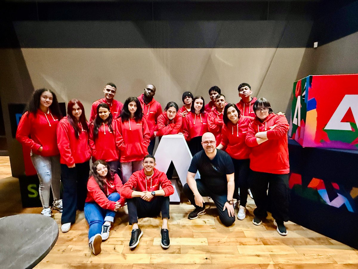 SENAComunica's tweet photo. Desde Ciudad de México, los aprendices ganadores de las competencias #SENASoft 2024 están sumergiéndose en el fascinante universo de la innovación digital. Un viaje de aprendizaje que transforma y amplía sus horizontes profesionales. 🌎💡 https://t.co/0wWQLtsnVy