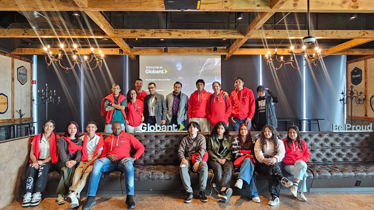 SENAComunica's tweet photo. Desde Ciudad de México, los aprendices ganadores de las competencias #SENASoft 2024 están sumergiéndose en el fascinante universo de la innovación digital. Un viaje de aprendizaje que transforma y amplía sus horizontes profesionales. 🌎💡 https://t.co/0wWQLtsnVy