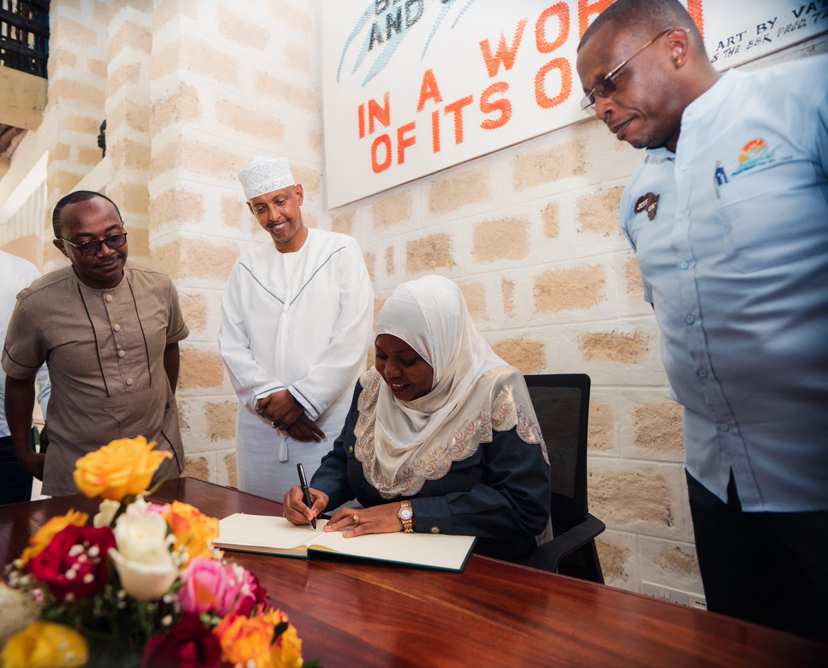 BaobabBeachRnS's tweet photo. And what a day it's been; Her Excellency Fatuma Achani, Governor of Kwale County officially launched our modernised Sea Facing & Garden View rooms. She planted a symbolic Baobab tree to mark the occasion.
#ItsOurBirthday #GoldenJubilee #BaobabBeachResortAt50 #InAWorldofItsOwn https://t.co/z69ZBdt1lv