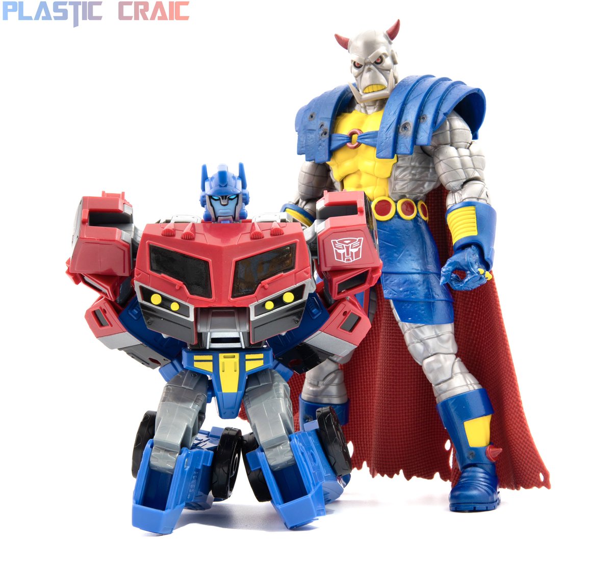 plastic_craic's tweet photo. Wrong continuity, yes?
#sevendaysofprime Day Five - Captured / Imprisoned Prime
📷 Marvel Legends Death’s Head and Transformers Legacy Animated Optimus Prime https://t.co/7ouGSTwxrX