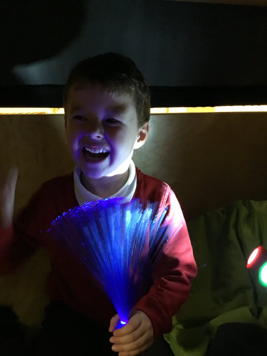 Bewleyprim's tweet photo. This week in RHW we started our new topic What happens when I go to sleep? We enjoyed finding out about light and dark and we investigated things that give us light in our dark den. Article 28 #EYFSatBewley #ScienceatBewley https://t.co/2qJ9NqkfZR