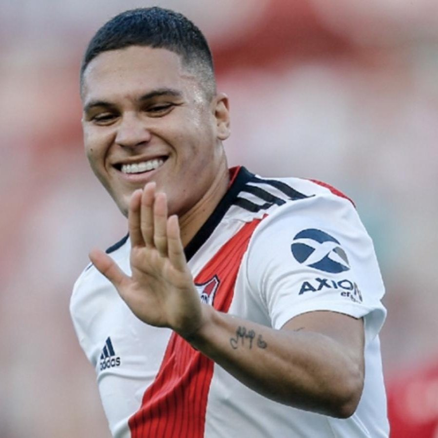 🀄 Esto es el EFECTO DOMINÓ:

1. -> River llama a Juanfer
2. -> Juanfer llega a River ✅️
3. -> Pogba está libre
4. -> Juanfer es amigo de Pogba
5. -> Juanfer llama a Pogba
6. -> Pogba llega a River ✅️

NUNCA FUE TAN FÁCIL CERRAR DOS REFUERZOS TOP MUNDIALES 🤷🏻‍♂️🇫🇷🇨🇴