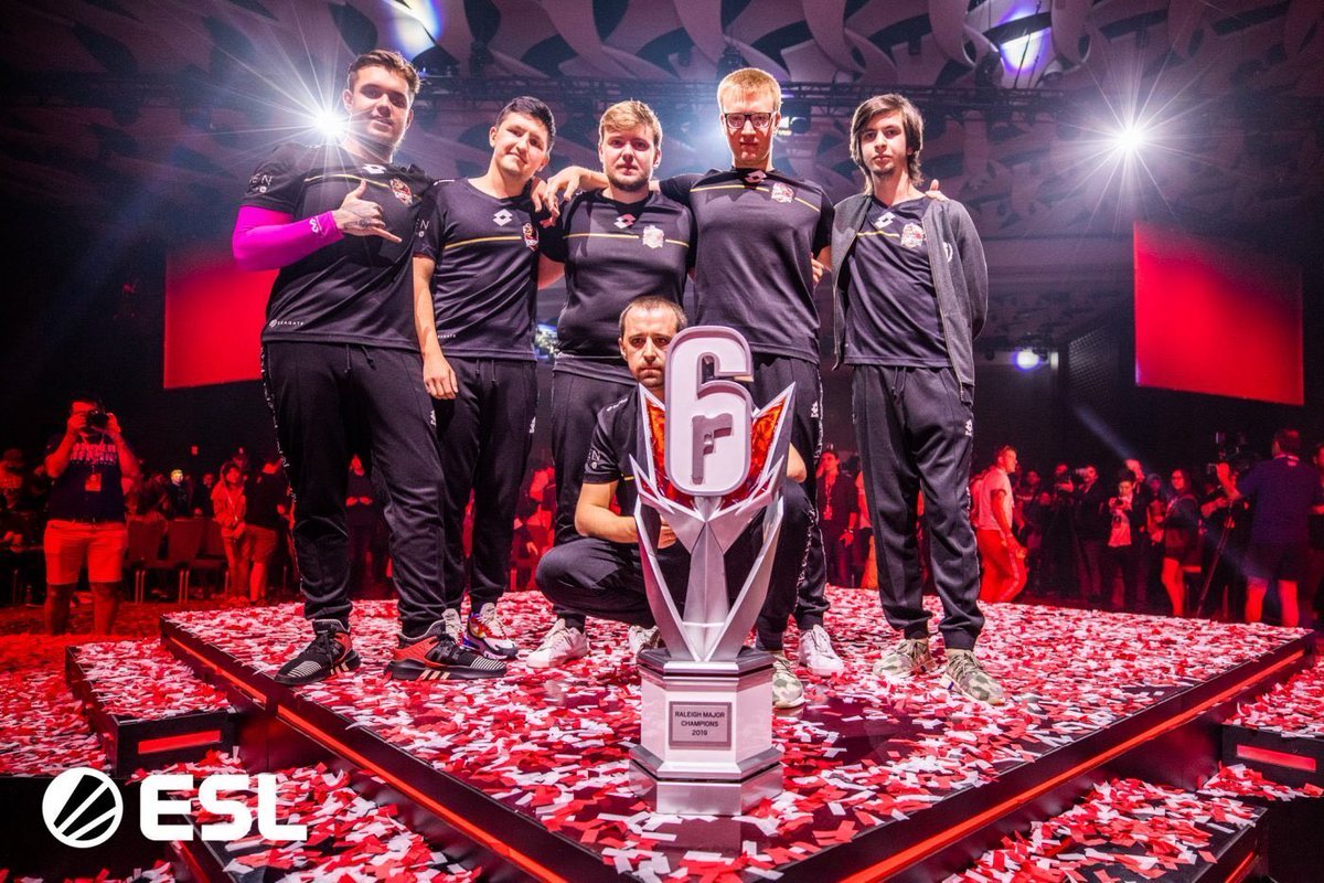 JazzmanCasts's tweet photo. VP are one of the most incredible teams in R6

The core of @Dan_R6, @xShepparDR6 and @JoyStiCKR6 are what i call the “Lost Dynasty” of R6

🏆 Major Raleigh, PL Finals Milan
🥈 SI ‘19, SI ‘22, ‘21 Mexico Major, 
🥉 SI ‘24, Top 4+ MTL 
👑 5x EU Champions

one of my fav squads oat https://t.co/4yvAeEPqo0