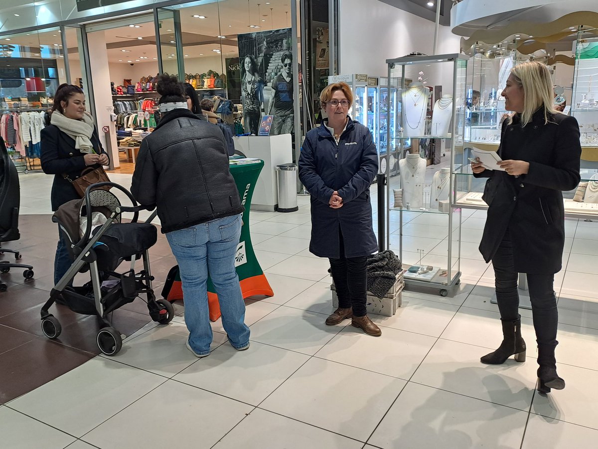 Ce matin, l'équipe commerciale de l'agence de Pont à Marcq et les élus de la Caisse locale Perlama sont en opération "caddie offert" en partenariat avec le magasin E.Leclerc de Templeuve <a href="/GroupamaNordEst/">Groupama Nord-Est</a> <a href="/dutoit_patricia/">Patricia Dutoit</a> <a href="/LaVieGroupama/">La Vie Mutualiste Groupama</a> <a href="/vincent_lizet/">Vincent Lizet GNE</a>