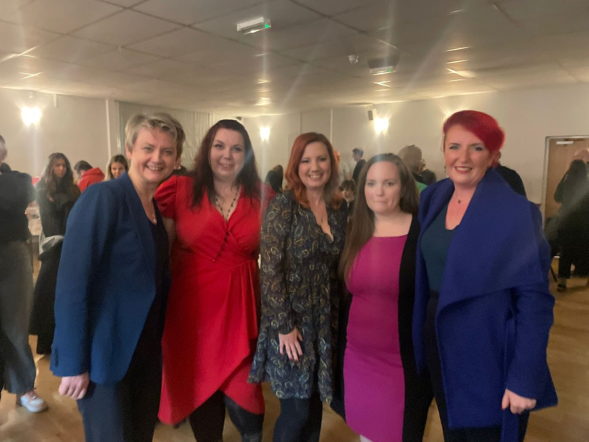 Lisa Banes 🌹 tweet media