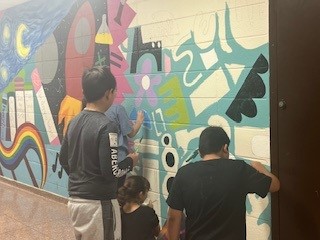 PCFine_PerfArts's tweet photo. Happiness is seeing our PC students at KSS making a mural during arts enrichment. Thank you Mrs. Perri for inspiring them! @PortChesterUFSD @KSS_Principal https://t.co/FYtOeOm5ZQ