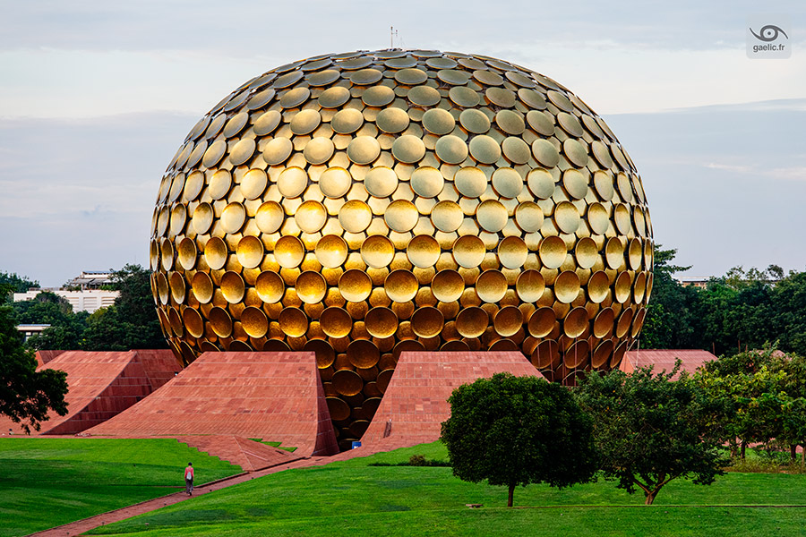 gaelic69's tweet photo. Matrimandir

The Matrimandir is an edifice of spiritual significance for practitioners of integral yoga, in the centre of Auroville established by the Mother of the Sri Aurobindo Ashram. It is called Soul of the City and is situated in a large open space called Peace.
2023-11-23 https://t.co/AqNhQ7cPbP