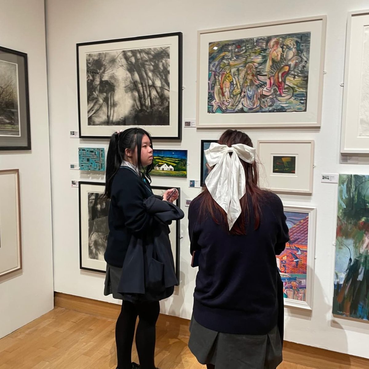 malone_art's tweet photo. 🎨 A Day at the RUA Art Exhibition 🖌️

Our GCSE students had an inspiring visit to the RUA exhibition at the Museum today!
This visit not only showcased the power of human imagination but also encouraged our students to see the world through perspectives! @MaloneCollege https://t.co/0veklufwu7