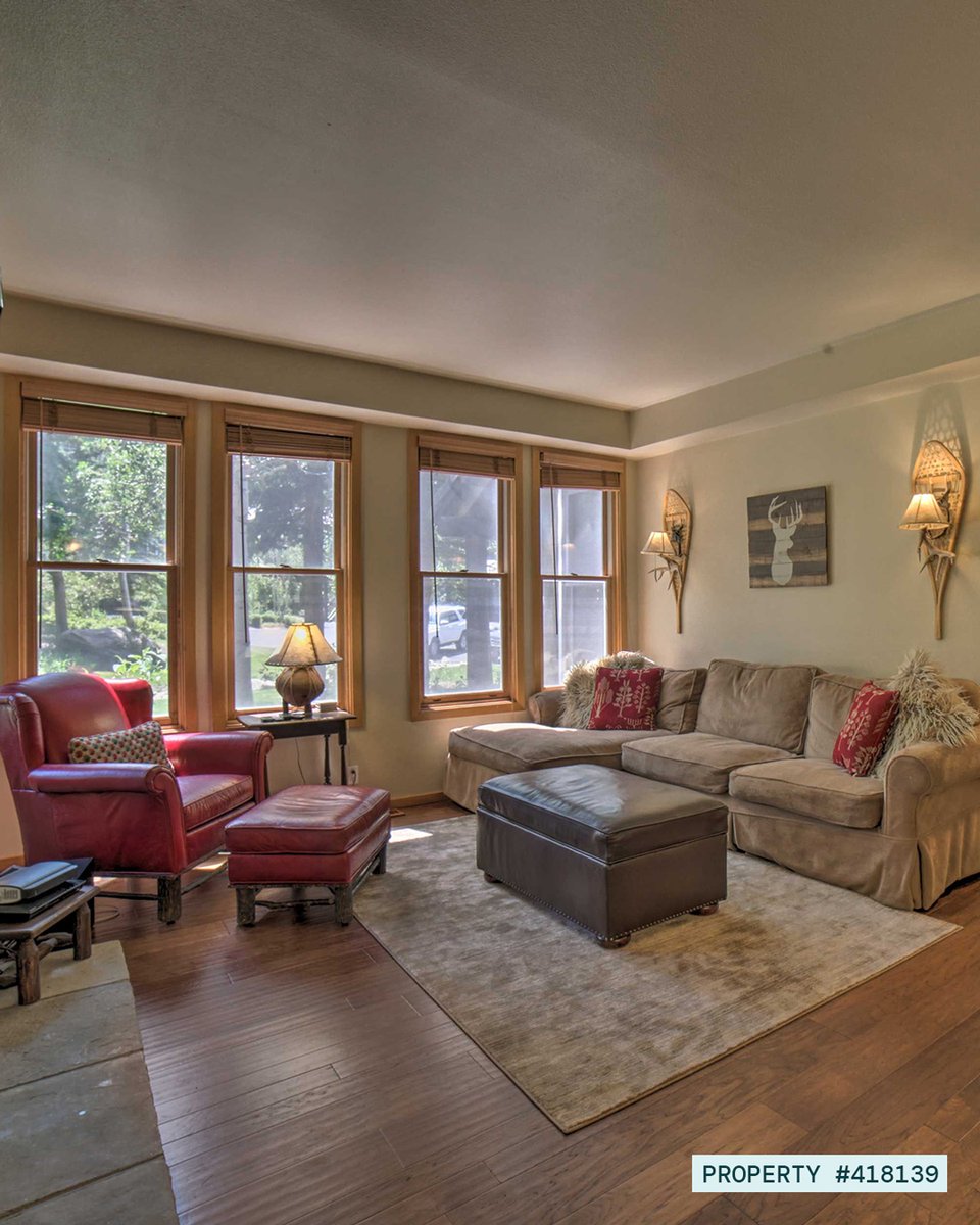 Want a special way to heat up after a long day hitting the slopes or exploring Sierra National Forest? ♨️ This Mammoth Lakes, CA rental is under 15 miles from three hot springs so you can soak in style l8r.it/2JNX