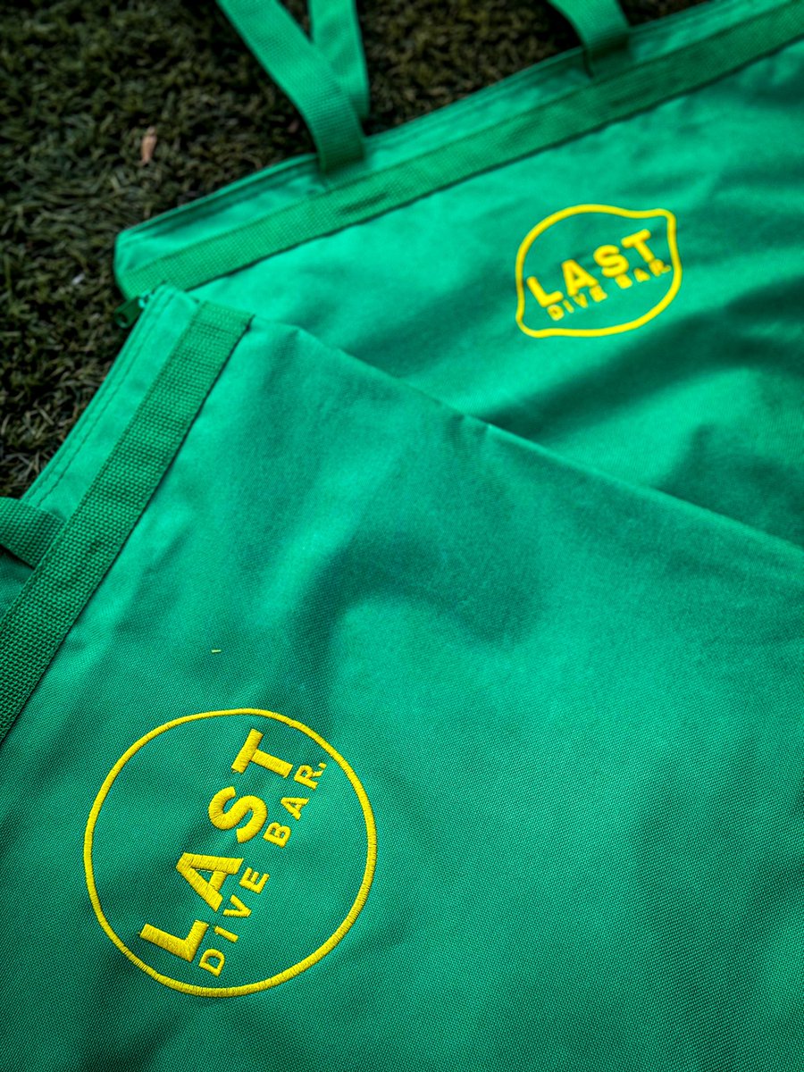 LastDiveBar's tweet photo. 🍋Dive Bar Lemonade Totes Live🍋

The much anticipated collab between us and east bay creator @lemonade51o is here! 

Totes come in two styles and two sizes. Please ensure you select the correct one as we have a very limited amount of each. 

🔗: https://t.co/L8VXcFoX2I https://t.co/YAJSSYEMiz