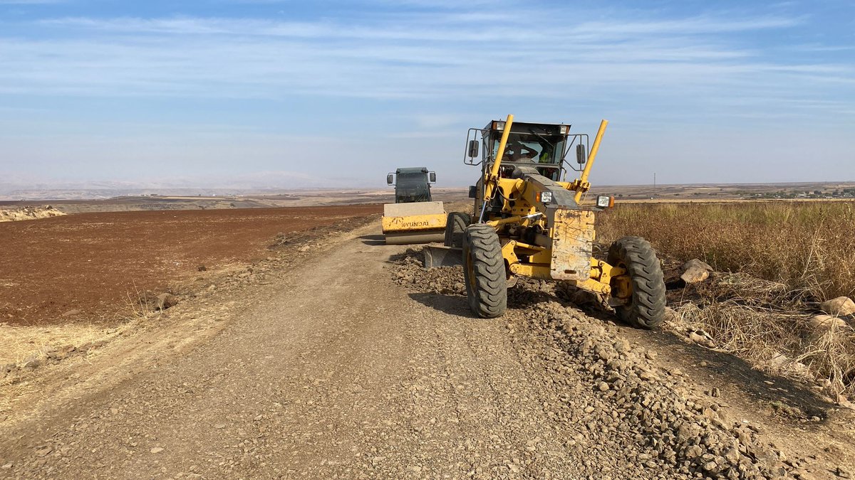 siiverekmasasi's tweet photo. Kırsal Hizmetler Müdürlüğümüz, mahalle içi ve bağlantı yollarında altyapı hazırlama çalışmaları kapsamında;  

📍Göçektaş 
📍 İncaz
📍Burcu
📍Çiftlik
📍Sislice
📍Bucak
📍Şeftali
📍Yücelen
📍Beybaba mahallelerinde çalışmalarına devam ediyor. https://t.co/303wKtEHMq