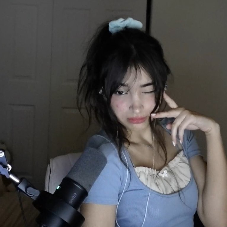 chat I missed you 🩵🩶