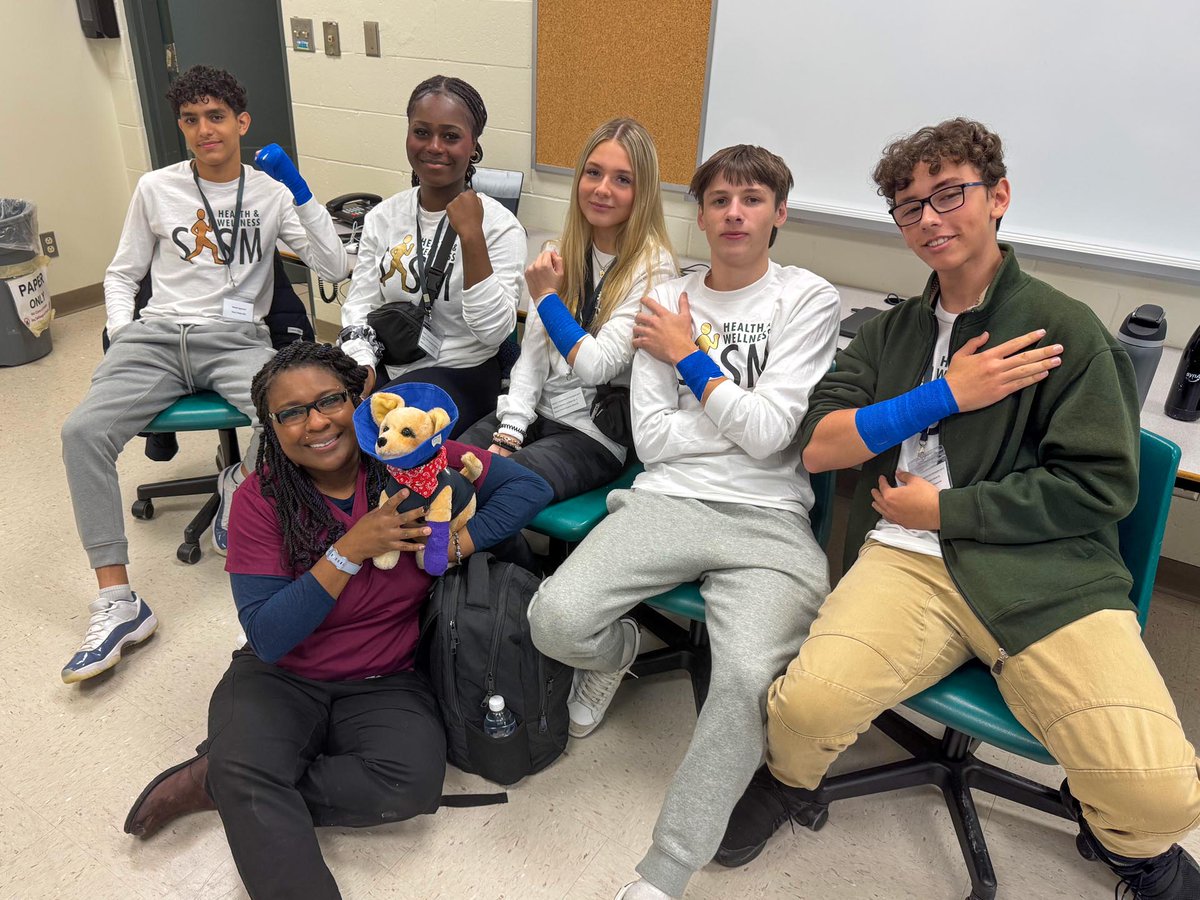 CDSBEO's tweet photo. Yesterday, CDSBEO students gathered in Kemptville for the #SHSM Health &amp; Wellness Fair, earning certifications in a variety of areas. Thanks to CESBA for an inspiring presentation on health &amp; wellness careers! Learn more: https://t.co/2KBePHh6Fj
#CDSBEOLearning #IBelongHereCDSBEO https://t.co/U1ycjbxFEb