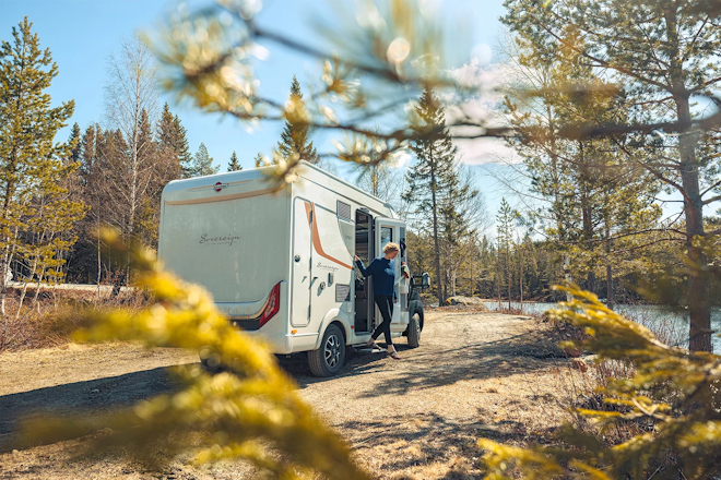 @buerstnergmbh has nailed the value-for-money brief with it's latest UK-exclusive Sovereign Collection, because it's on the less opinion-splitting outgoing cab. There's a range of layouts but check out our latest review of the brilliant twin-lounge 744... outandaboutlive.co.uk/reviews/motorh…