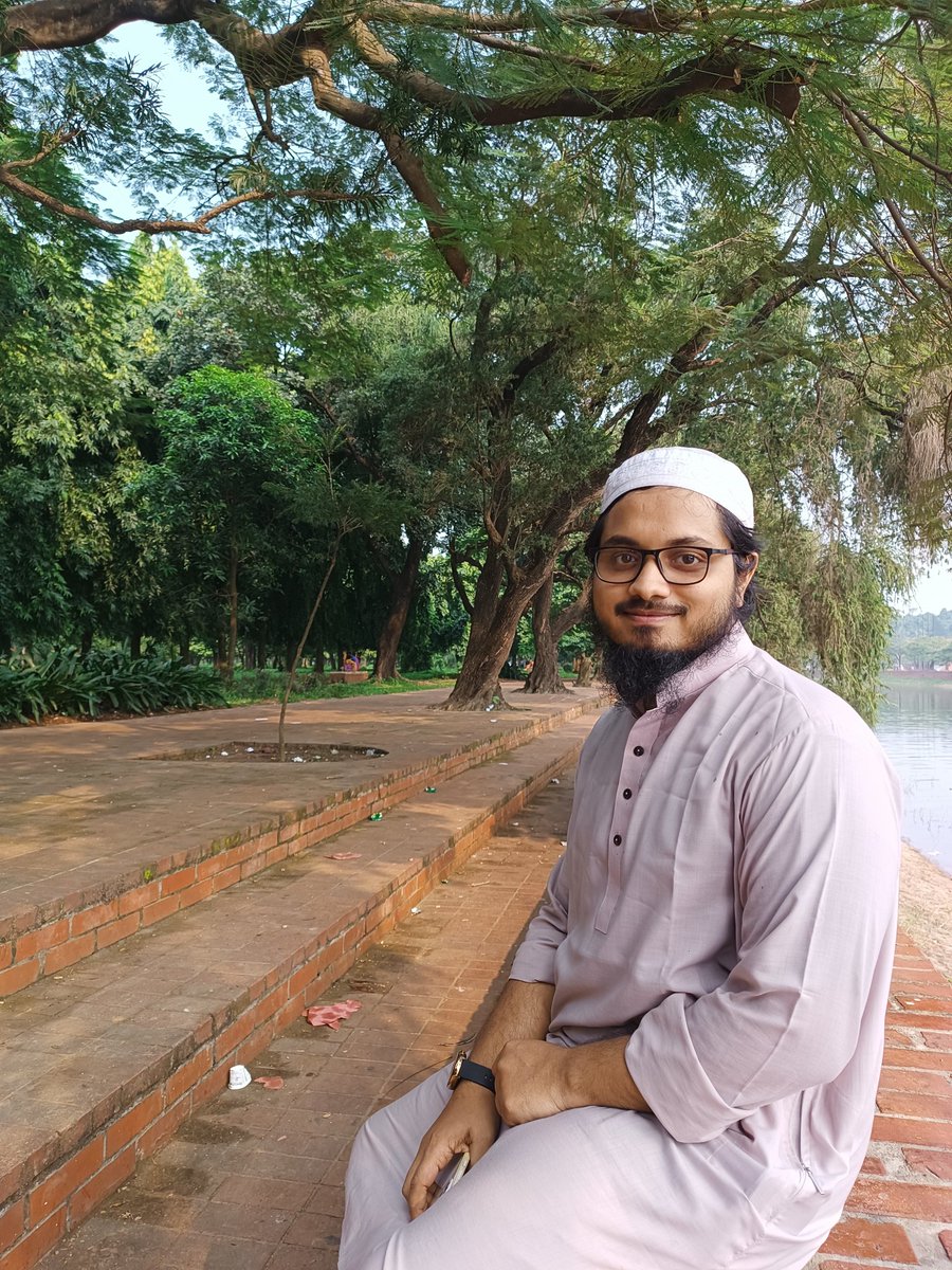 AhmadJaid1's tweet image. তোমার জন্য প্রবল তৃষ্ণা পুষেছিলাম বলেই কি তোমাকে পাই নি? টেনটেলাসের গল্প জানো তো? তার চারদিকে পানির থই-থই সমুদ্র অথচ তাকেই কিনা আজীবন তৃষ্ণার্ত থাকতে হলো।

#Natural_Lag  #Dhaka...#Uddan