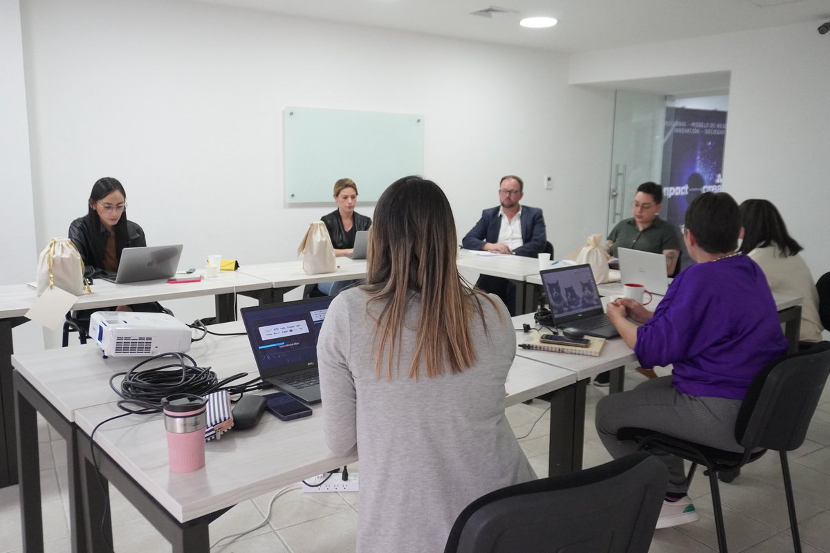 oneinversocial's tweet photo. ✨Visitamos @infocreame y @EAFIT para presentarle a @eoghanstack los proyectos y las alianzas que impulsan el desarrollo social y económico en nuestro país. 

Conversaciones maravillosas sobre cómo potenciar el ecosistema del emprendimiento social para mejorar la calidad de vida. https://t.co/2TSUNKBJ50