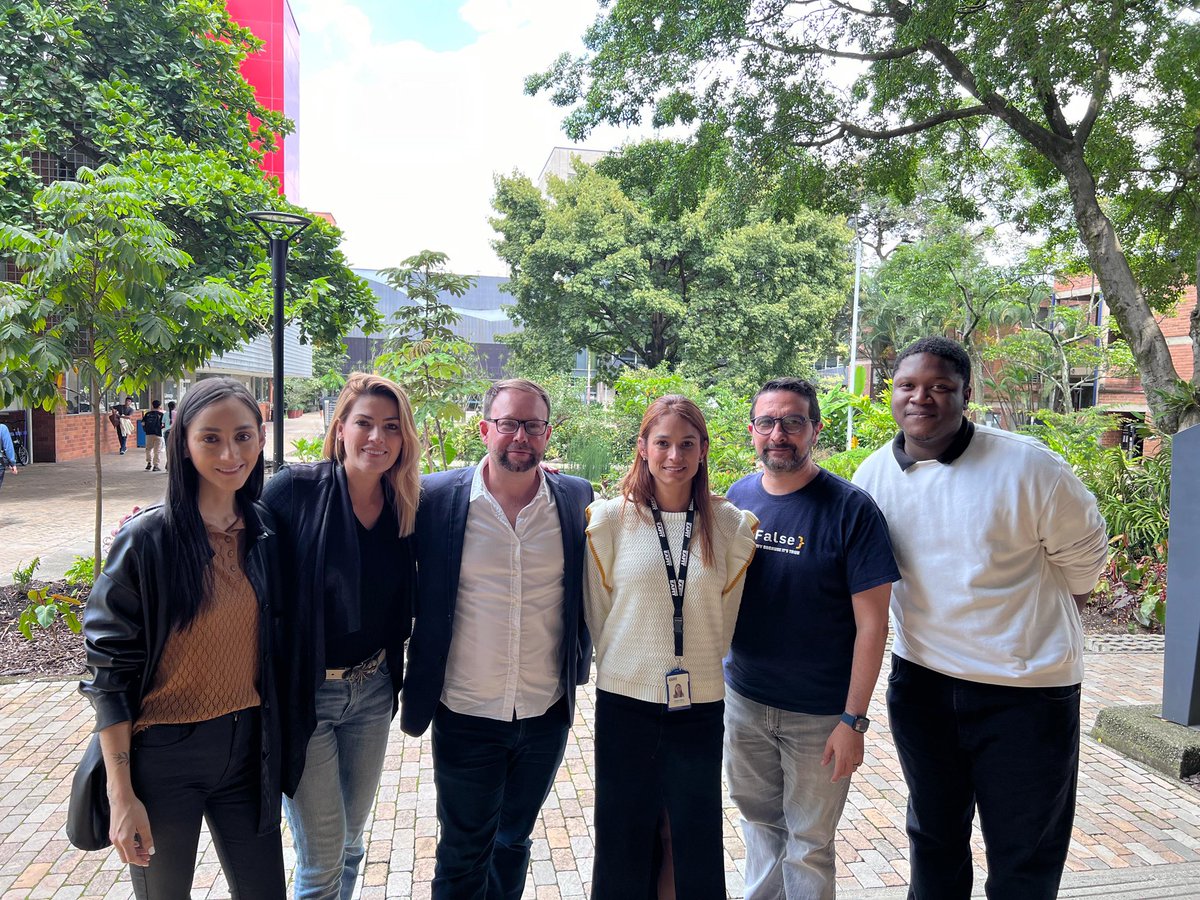 oneinversocial's tweet photo. ✨Visitamos @infocreame y @EAFIT para presentarle a @eoghanstack los proyectos y las alianzas que impulsan el desarrollo social y económico en nuestro país. 

Conversaciones maravillosas sobre cómo potenciar el ecosistema del emprendimiento social para mejorar la calidad de vida. https://t.co/2TSUNKBJ50