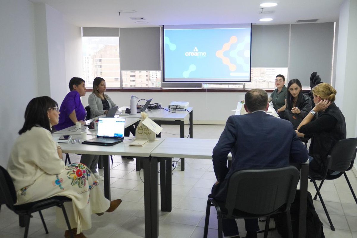 oneinversocial's tweet photo. ✨Visitamos @infocreame y @EAFIT para presentarle a @eoghanstack los proyectos y las alianzas que impulsan el desarrollo social y económico en nuestro país. 

Conversaciones maravillosas sobre cómo potenciar el ecosistema del emprendimiento social para mejorar la calidad de vida. https://t.co/2TSUNKBJ50